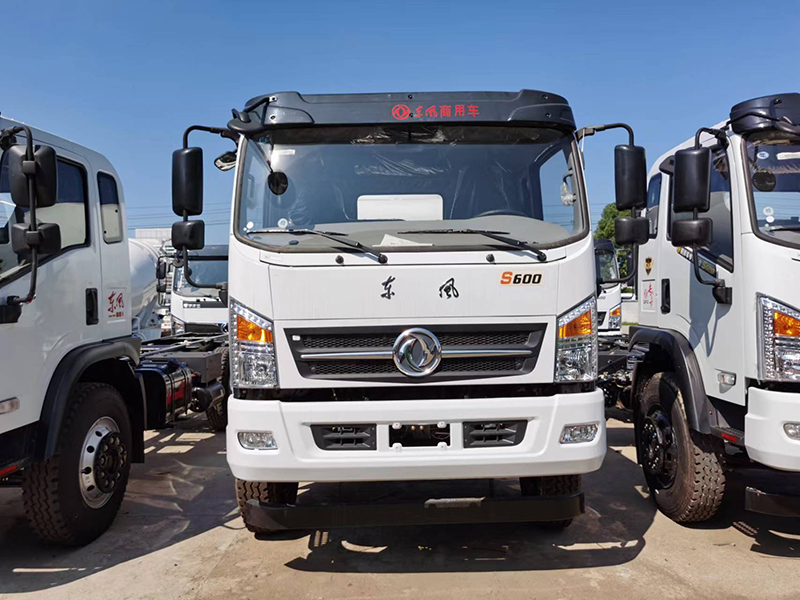 東風(fēng)S600單橋5.5攪拌車