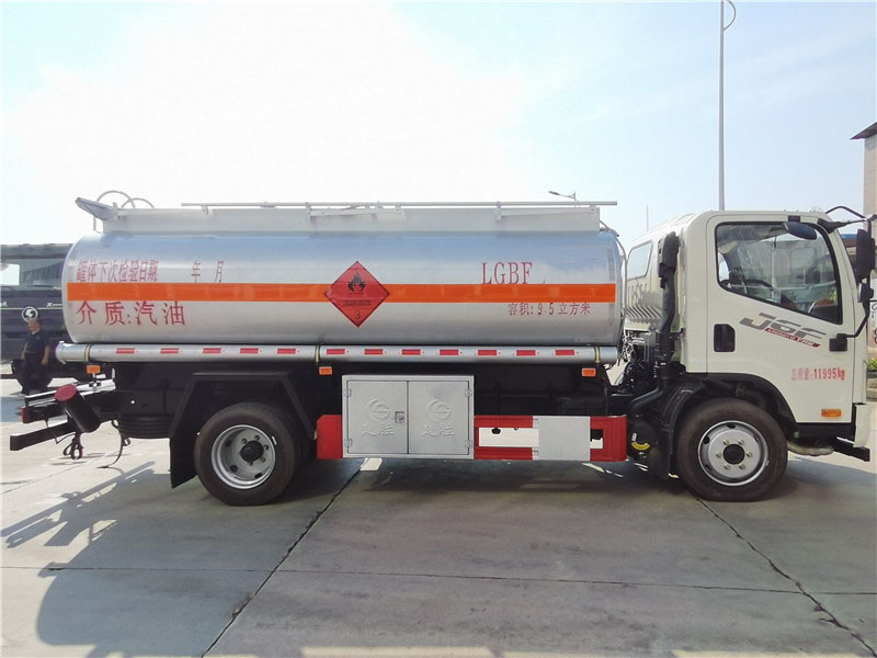 9.5方 楚勝解放J6油罐車(chē)