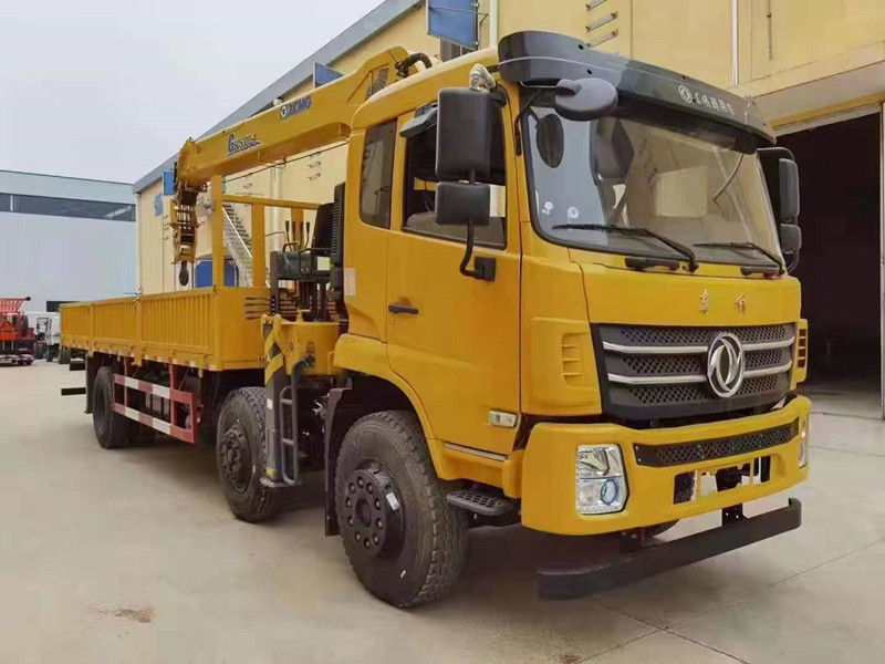 東風前四后四隨車吊新品上市