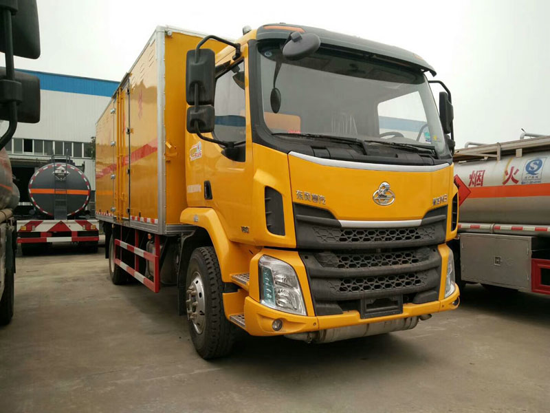 柳汽6米6 9.9噸爆破器材車